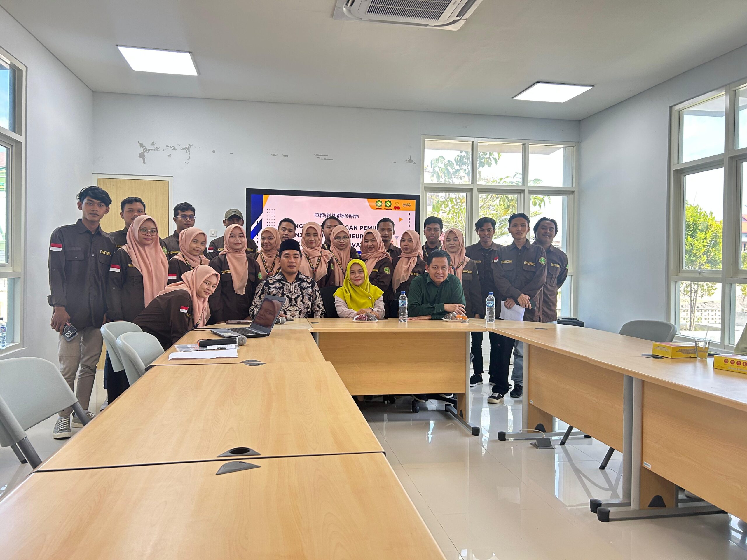Dalam Membangun Jiwa Wirausaha Mahasiswa, HMP HKI Gelar Pelatihan Kewirausahaan