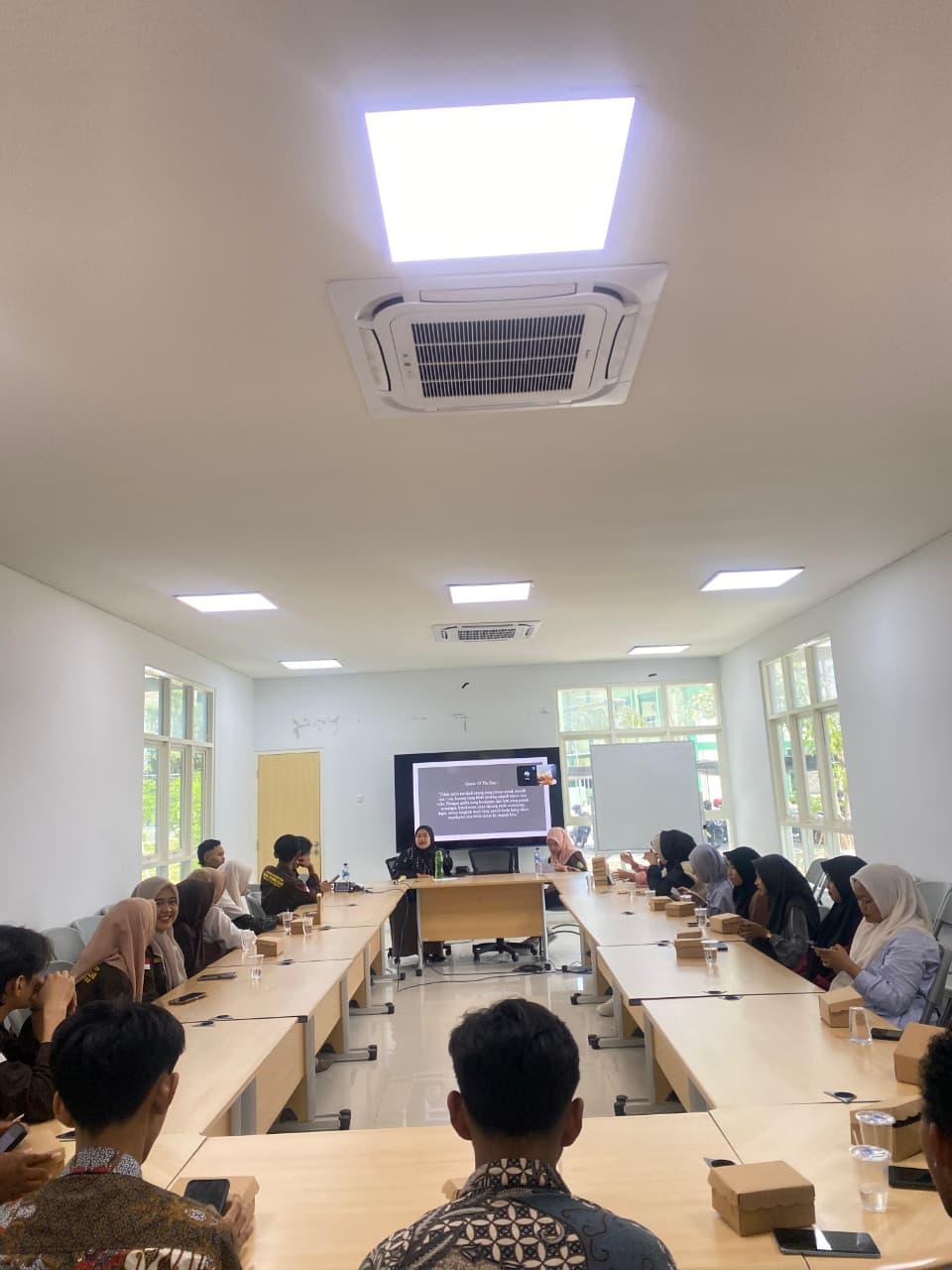 Perkenalkan Prodi HKI Secara Edukatif dan Penuh Keakraban : HMP HKI Gelar acara Family Law and Fun Game