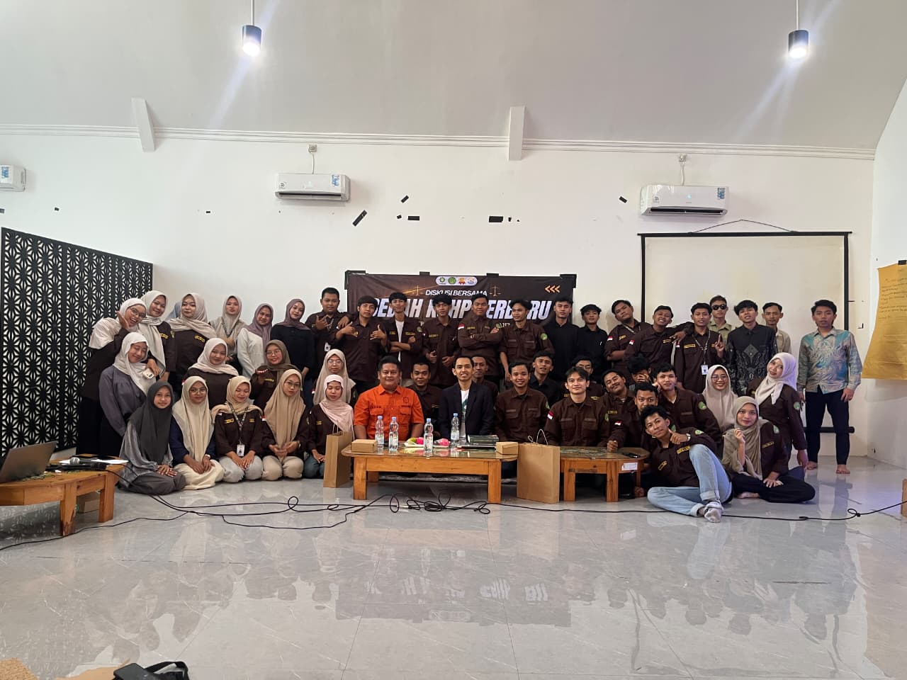 HMP HKI UNUGIRI Gelar Workshop “Bedah KUHP Terbaru”, Bahas Implementasi Pasal 1 dan Pasal 2 UU Nomor 1 Tahun 2023