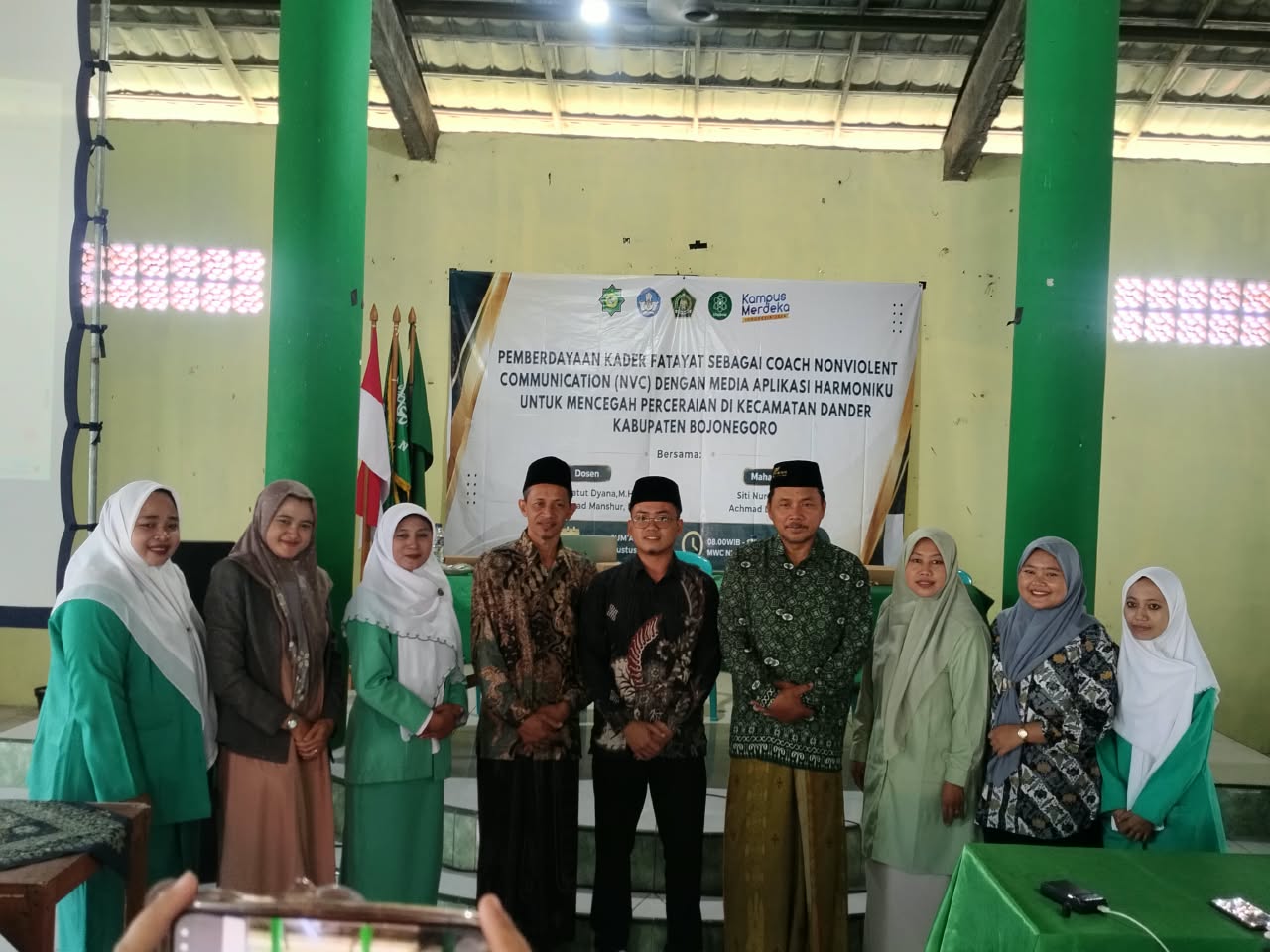 Dosen FSA UNUGIRI Kembangkan Aplikasi Harmoniku untuk Meminimalkan Konflik dan Angka Perceraian melalui Pemberdayaan Fatayat Dander